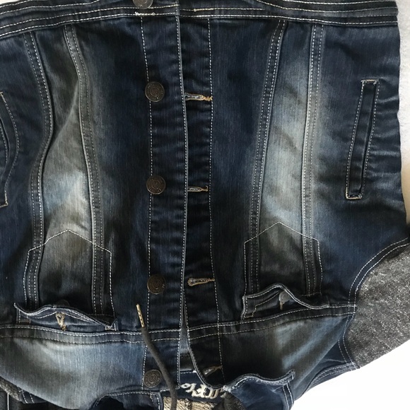 Jean jacket - Picture 2 of 4